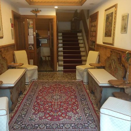 Hotel Erika Auronzo di Cadore Exteriör bild